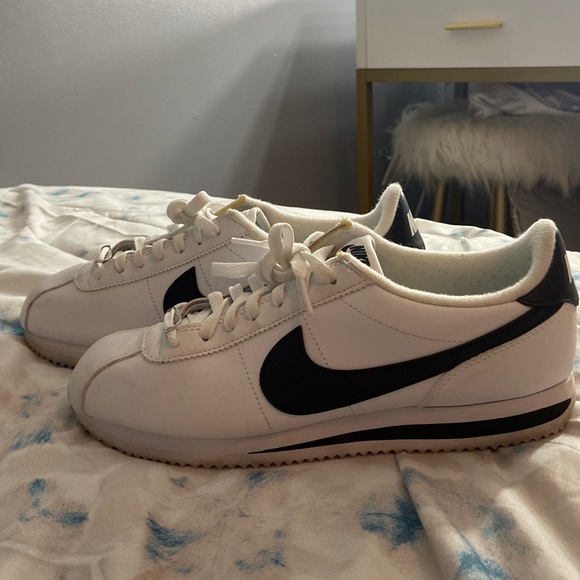 nike cortez poshmark
